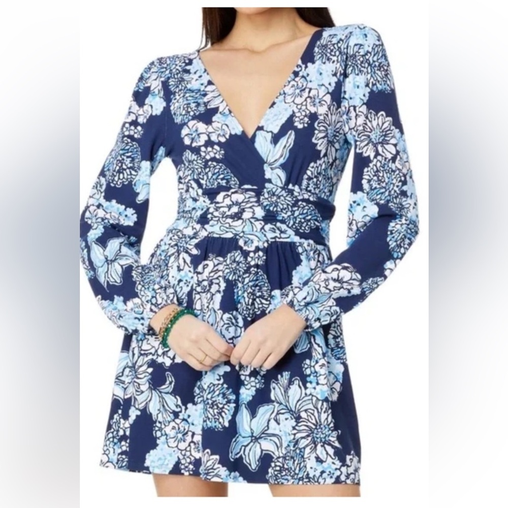 Lilly Pulitzer Riza romper in Low Tide Navy Bouquet All Day - EUC!!